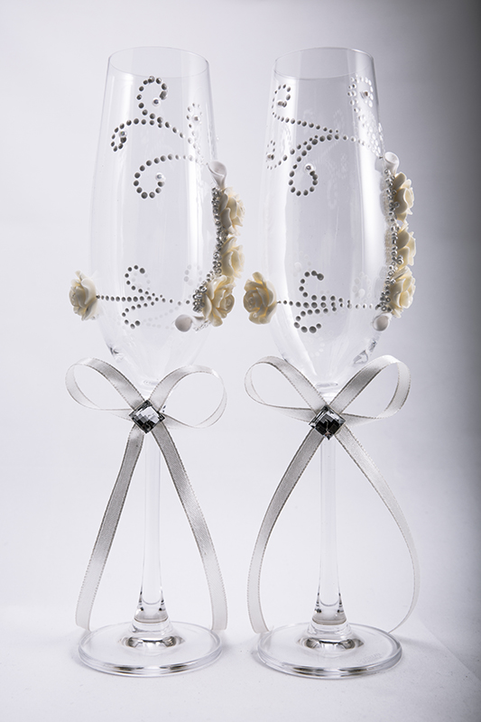 Сватбени чаши с 3D цветя и панделки