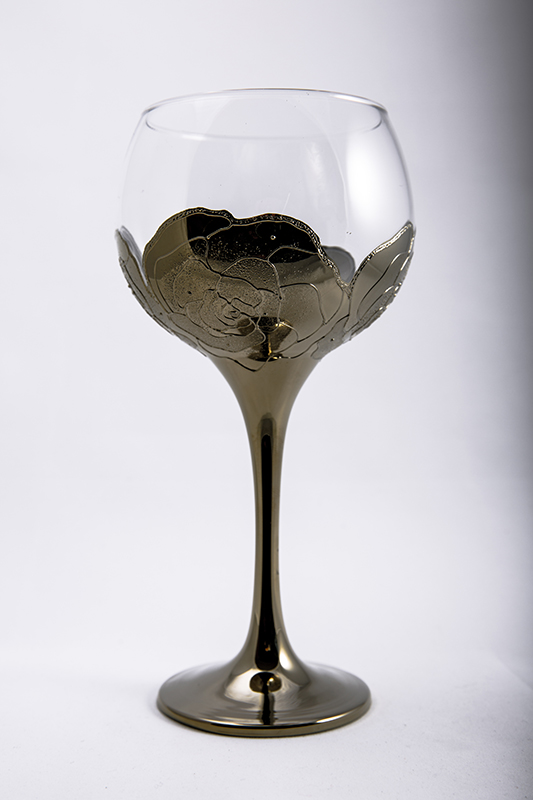 Wedding glass with gold decor