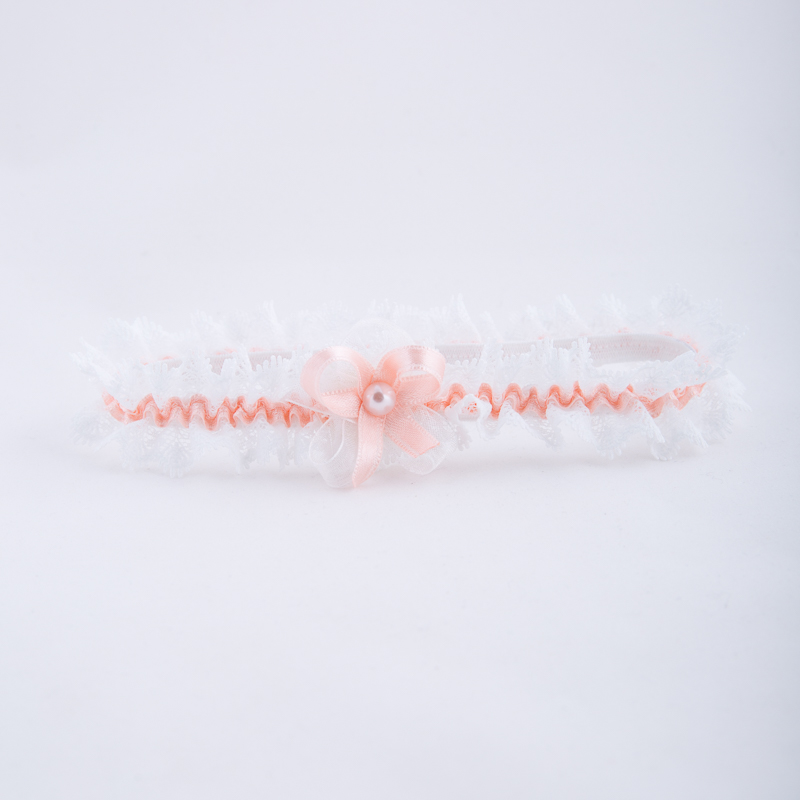 Bridal garter in white and peach