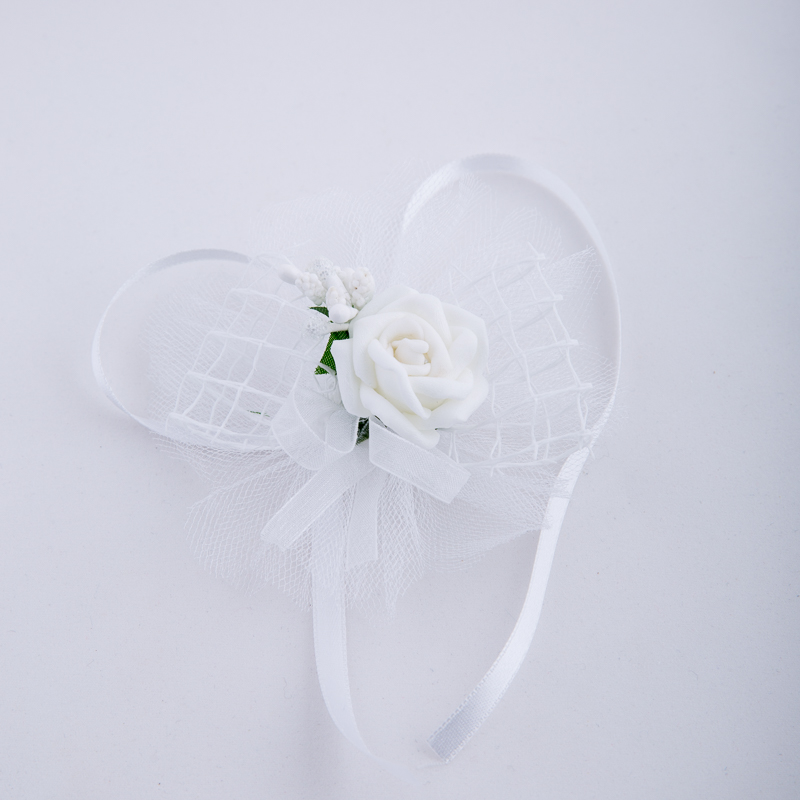 Bracelet in white with large rose and net