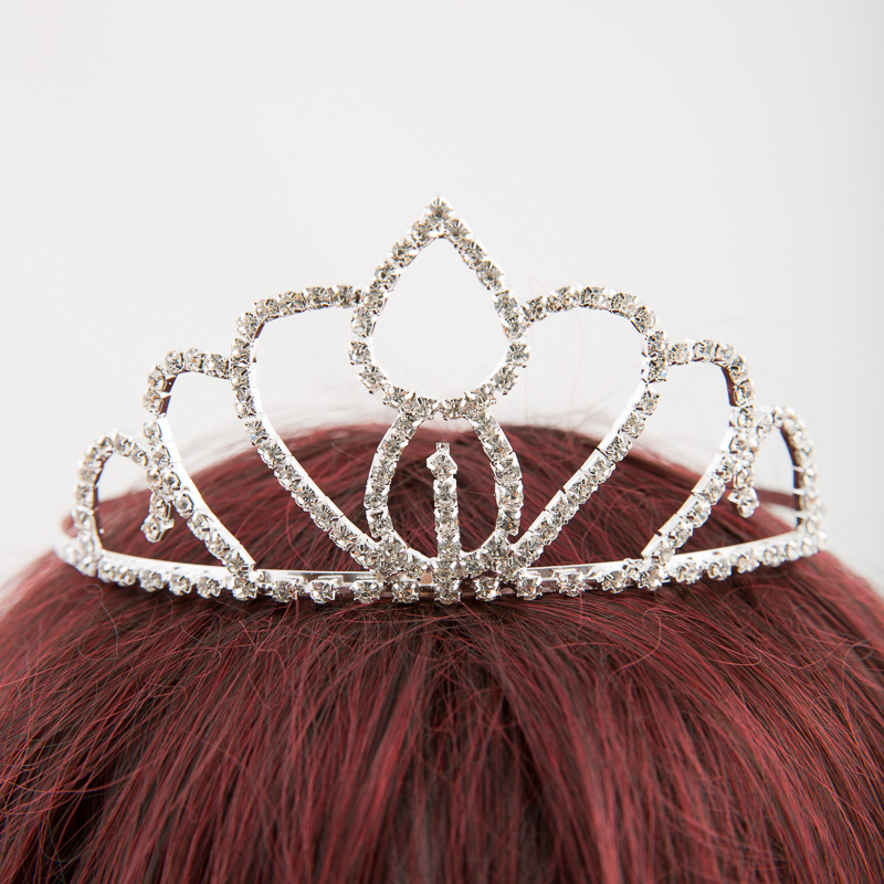 Bridal crown with crystals