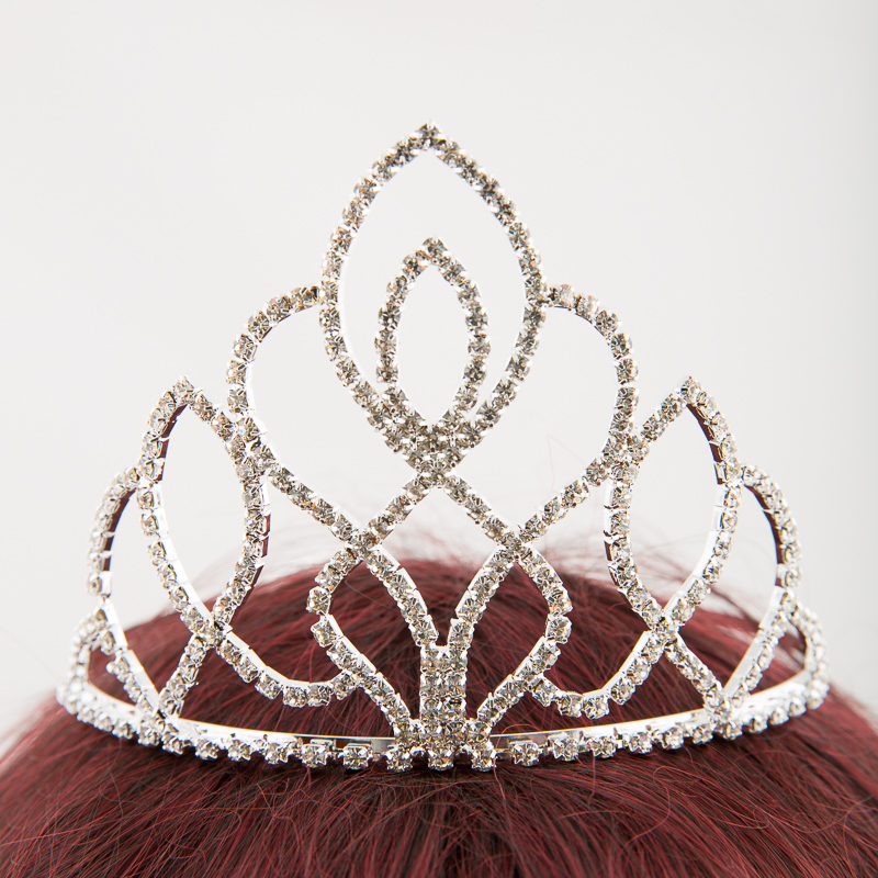 Bridal crown with crystals